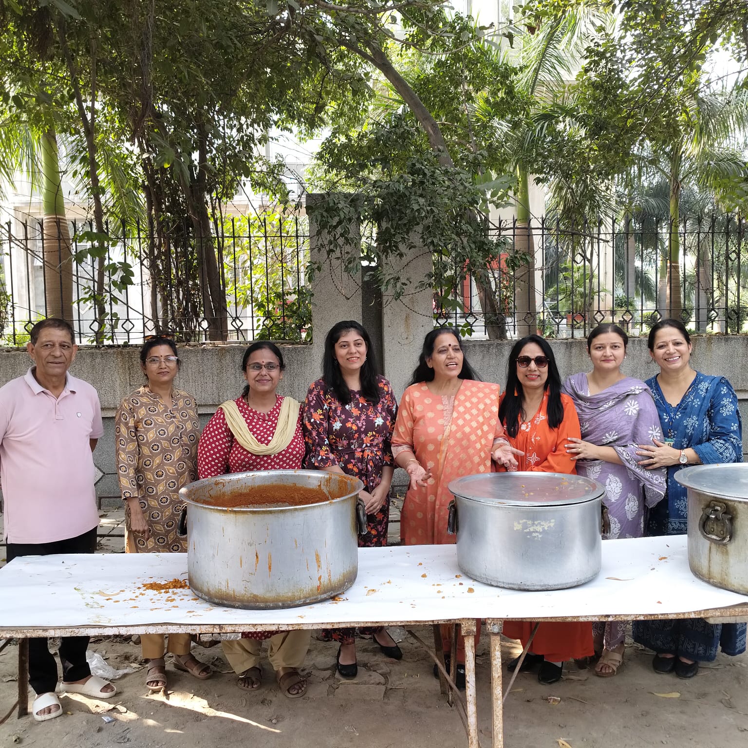 /File/17/FU4_Food Distribution 02.jpeg